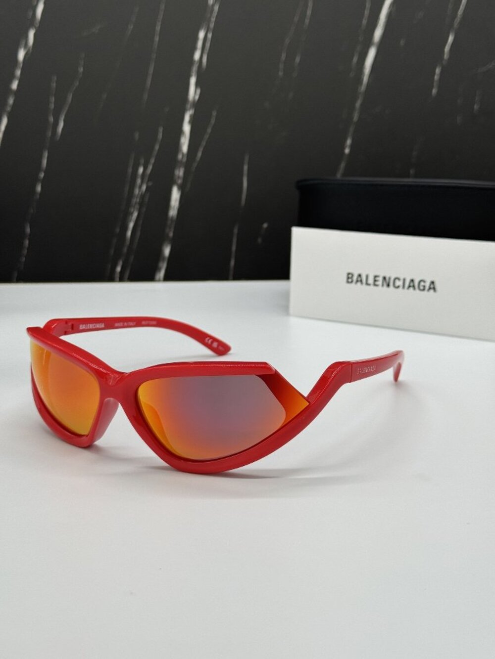NEW BALENCIAGA BB0289S 005 RED GEOMETRIC UNISEX SUNGLASSES BALENCIAGA EYEWEAR - Picture 1 of 10